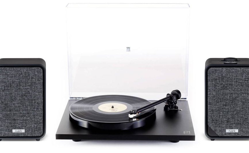 Rega Planar 1 + Ruark MR1 Speakers in black